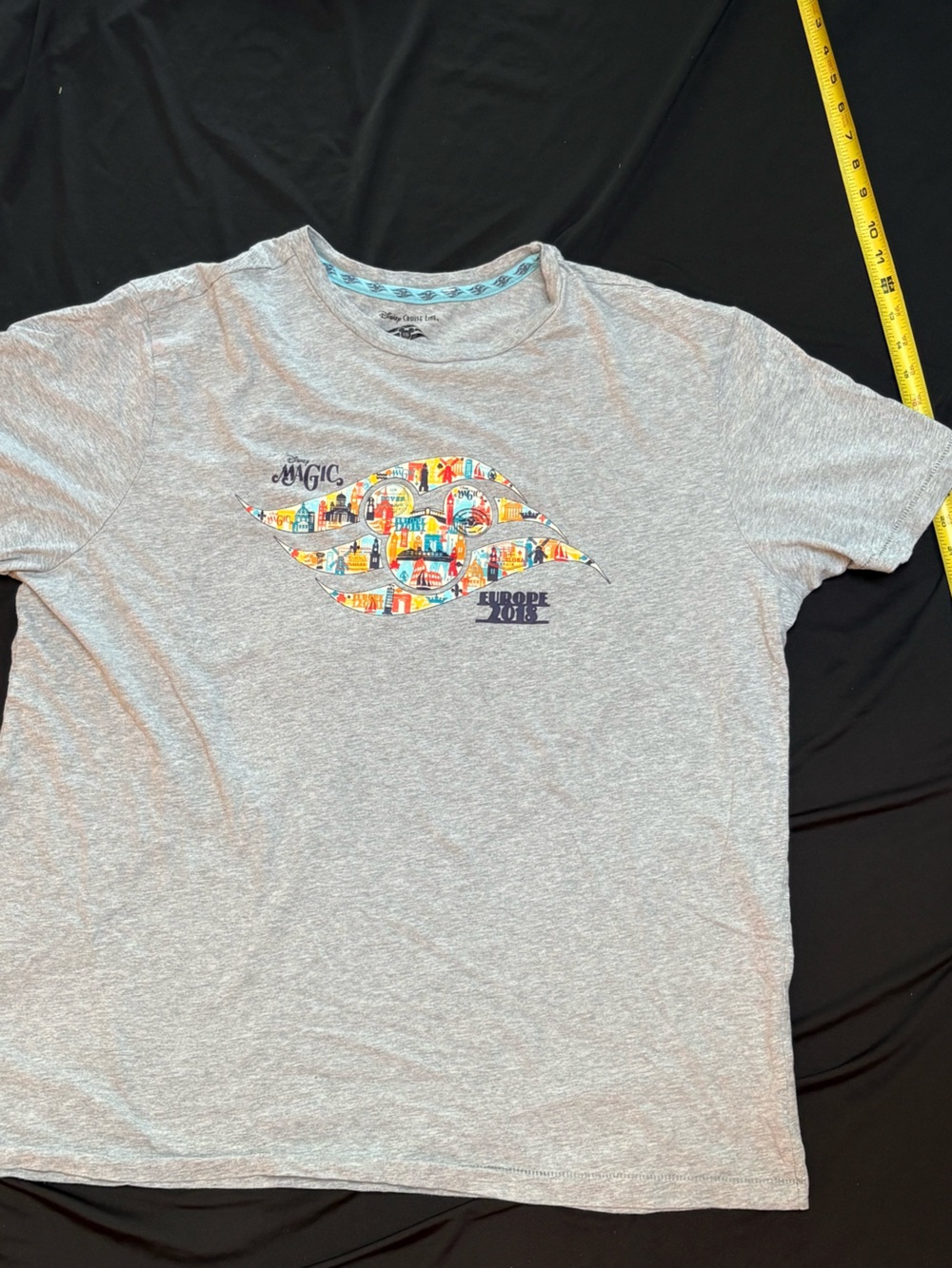 Disney Gray Short Sleeve T-Shirt with Multicolor Europe 2018 Graphic